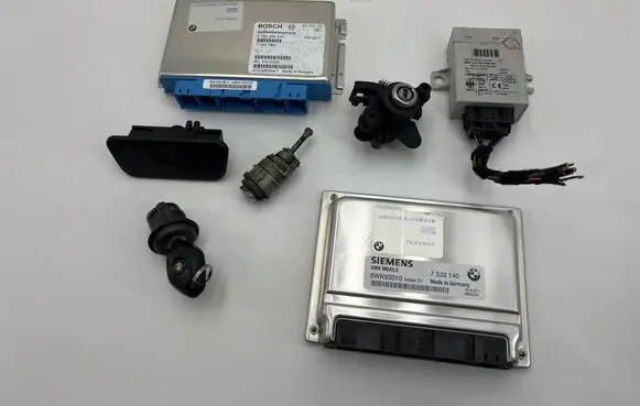 BMW Z4 E85 E86 Engine ECU kit and lock set M54B25 6905667 7529044