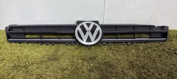 Volkswagen Golf VII Front bumper upper radiator grill 5G0853653E