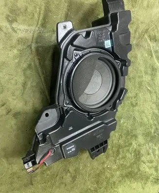 Hyundai Santa Fe High frequency speaker in the rear doors 1343425235523