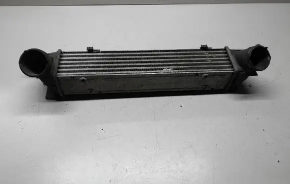 BMW 1 E81 E87 Intercooler radiator 7524916 3093796