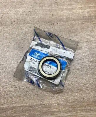 Hyundai Genesis Other gearbox part 431434A001 shaftseal