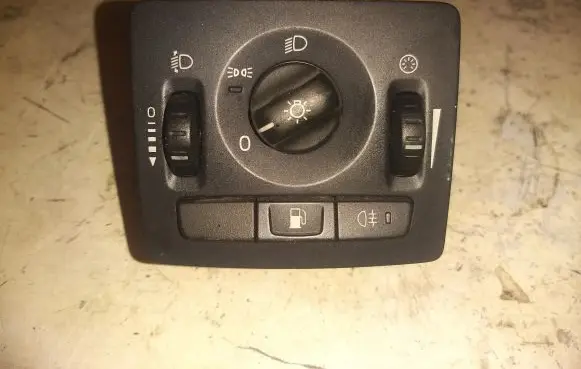 Volvo V50 Light switch 30739298