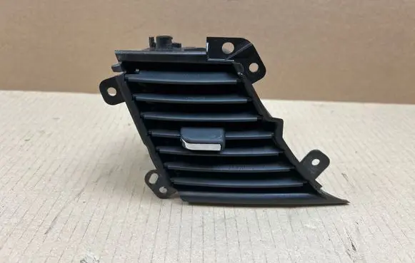 Iveco Daily 6th gen Dash center air vent grill 227014