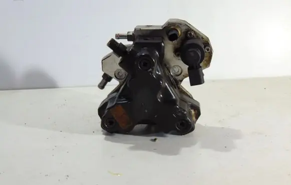 Mercedes-Benz ML AMG W166 Fuel injection high pressure pump