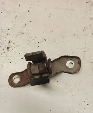 Audi A4 S4 B7 8E 8H Muffler mount bracket/holder 8E0253144AG