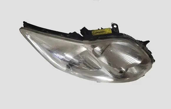 Toyota Auris 150 Headlight/headlamp 811002490 8596752020