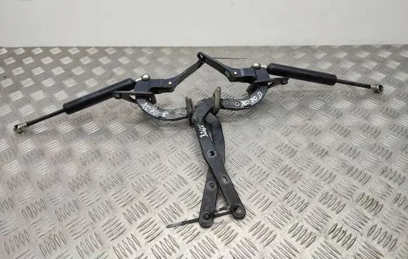 Volvo XC70 Tailgate/trunk/boot hinge