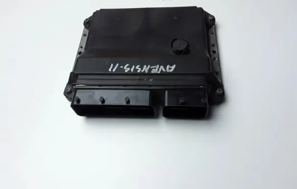 Toyota Avensis T270 Engine control unit/module 8966105D30