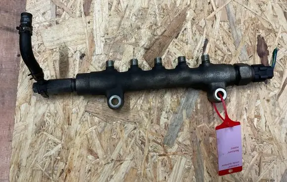 Subaru Legacy Fuel distributor 