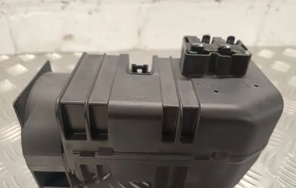 Mercedes-Benz CLS C218 X218 Central locking vacuum pump A0008004448 0132006410 110620097410