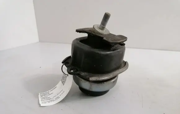 BMW X5 E70 Engine mount bracket