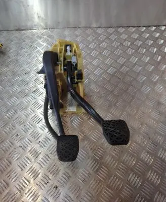 BMW 5 E60 E61 Brake pedal 6759945