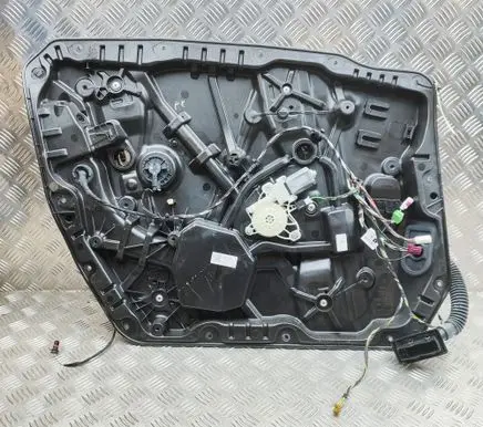 Mercedes-Benz GLE W167 Front door electric window regulator A1677207900