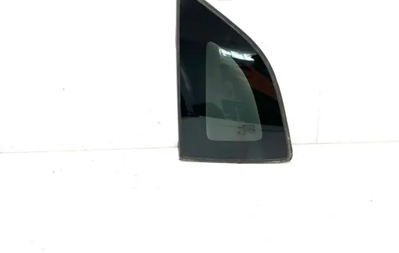 Renault Captur Rear side window AS3M5532DOT682 43R001595