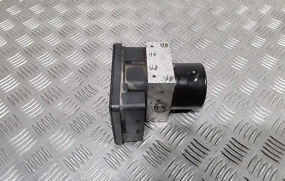 Ford Focus ABS Pump 8M512C405AA