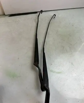 Volkswagen Golf IV Front wiper blade arm 1J1955409 1M1955409