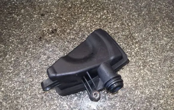 Mercedes-Benz E W211 Intake resonator A6421400087