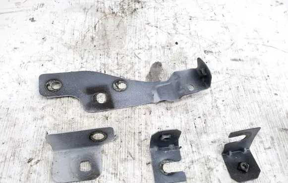Land Rover Range Rover Velar Fender mounting bracket J8A216E129AA J8A216A143AA