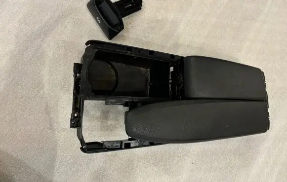 Mercedes-Benz C W204 Armrest A2046800639 2046800639