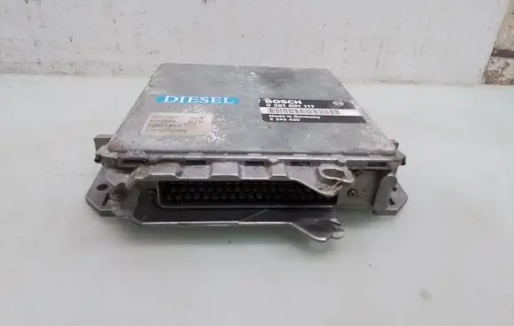 BMW 5 E34 Engine control unit/module 0281001117