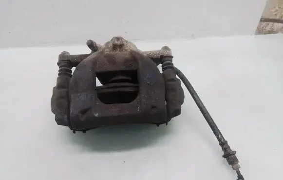 Toyota Auris 150 Front brake caliper