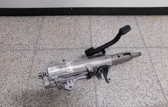 Opel Insignia B Steering wheel axle