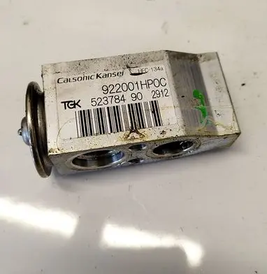 Nissan Juke I F15 Air conditioning (A/C) expansion valve 922001HP0C