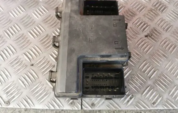 Ford Mondeo MK V Fuse module FG9T14A067EB