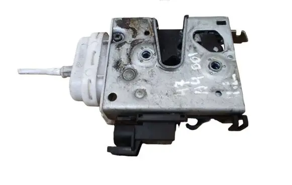 Audi A4 S4 B5 8D Front door lock 4D2837015D