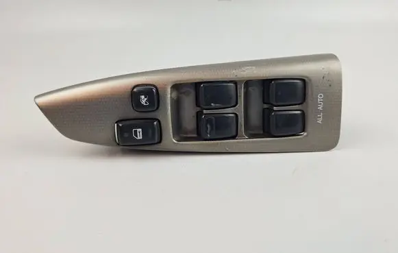 Toyota Corolla Verso AR10 Electric window control switch 8404013080