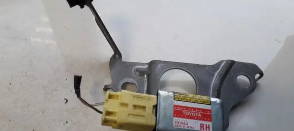 Toyota RAV 4 (XA20) Airbag deployment crash/impact sensor 8983342020 89833-42020