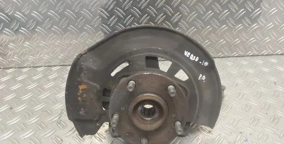 Toyota Verso Front wheel hub