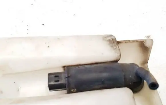 Toyota Avensis T250 Windscreen/windshield washer pump 