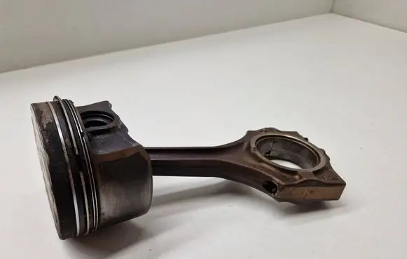 BMW 7 E38 Piston with connecting rod 1437210 1437036
