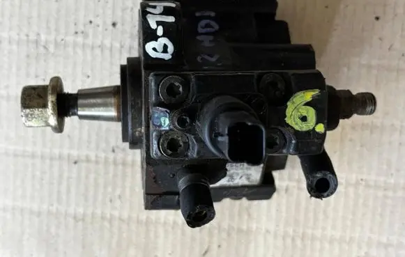 Peugeot 607 Fuel injection high pressure pump 0445010021