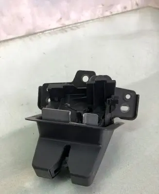 Volvo XC60 Tailgate/trunk/boot lock/catch/latch 32149889