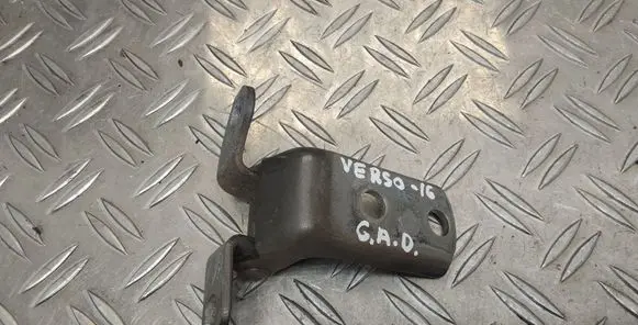 Toyota Verso Rear door lower hinge