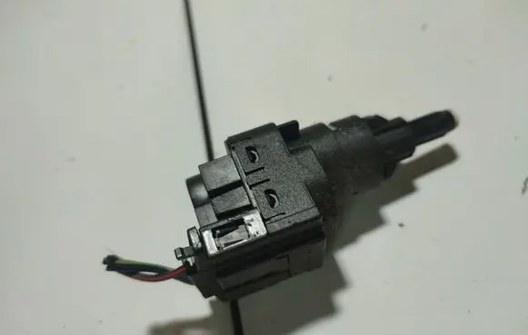 Volkswagen Polo IV 9N3 Brake pedal sensor switch
