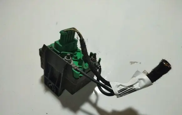 Peugeot 206 Glow plug pre-heat relay 9693912580