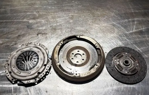 Opel Meriva B Clutch set kit 90400169 ica076781a3821 a0921