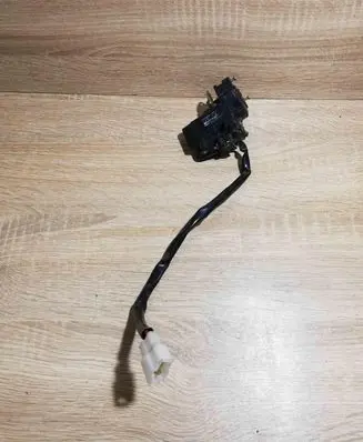 Mazda 626 Front door lock 1528007051