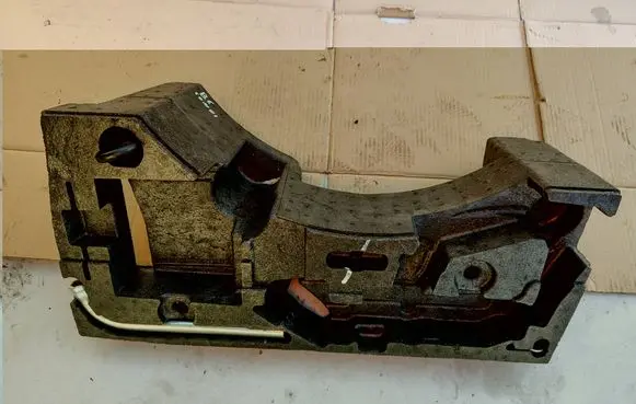 Volkswagen PASSAT B6 Glove box in trunk 