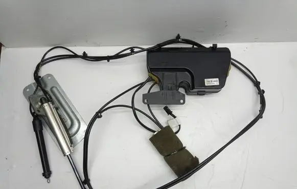 Mercedes-Benz GL X164 Tailgate strut A1648003148