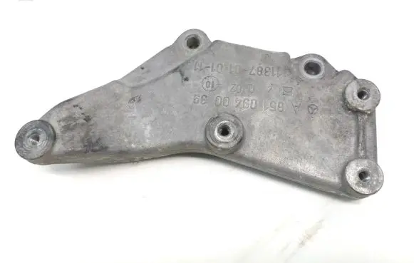 Engine mounting bracket