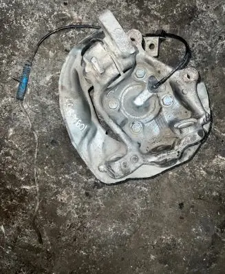 BMW 5 E39 Front wheel hub 1092853