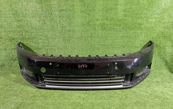 Volkswagen PASSAT B7 Front bumper 