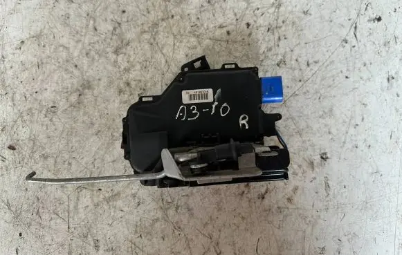 Audi A3 S3 8P Front door lock 4E1837016 PA66307