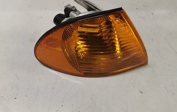 BMW 3 E46 Front indicator light 1315106141 0311328002 6902766