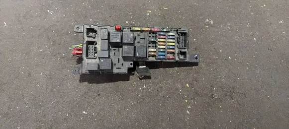 Volvo V70 Fuse box set 8651187 518323217