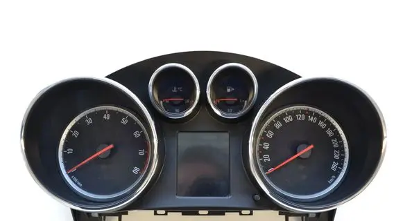 Toyota RAV 4 (XA40) Speedometer (instrument cluster) 13328266